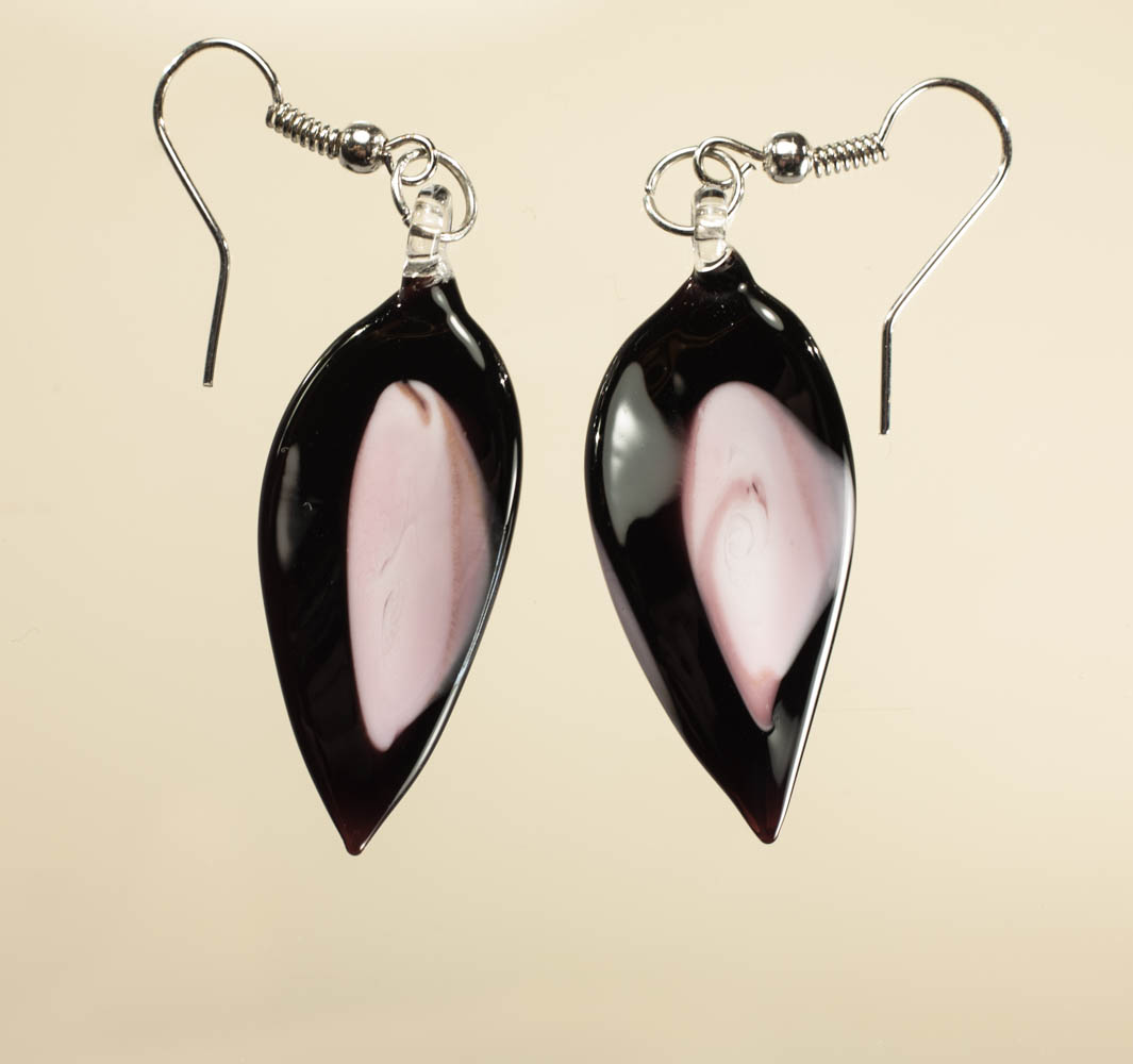 Naušnice Listovi ružičasta u crnoj