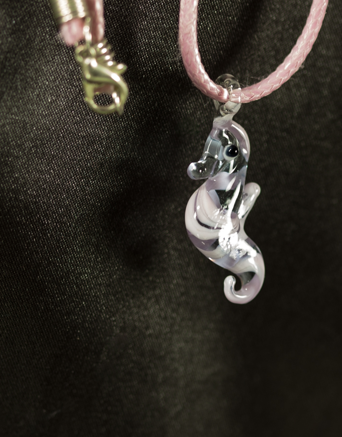 Morski konjic roza prozirni