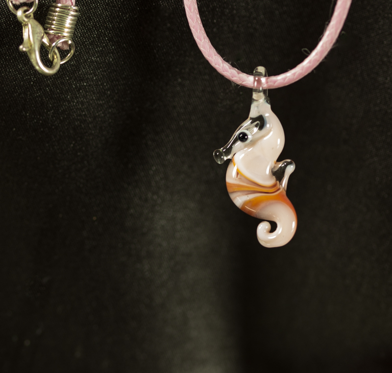 Morski konjic roza narančasti